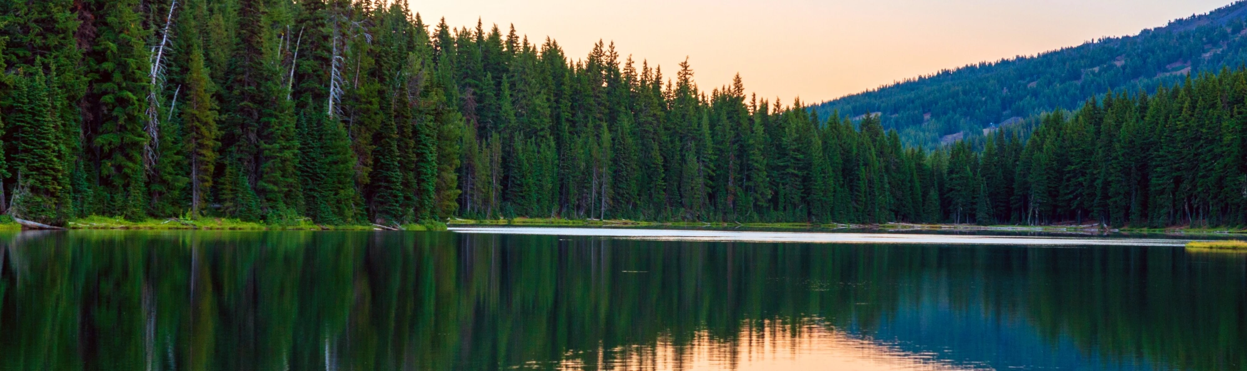 lake in moutains